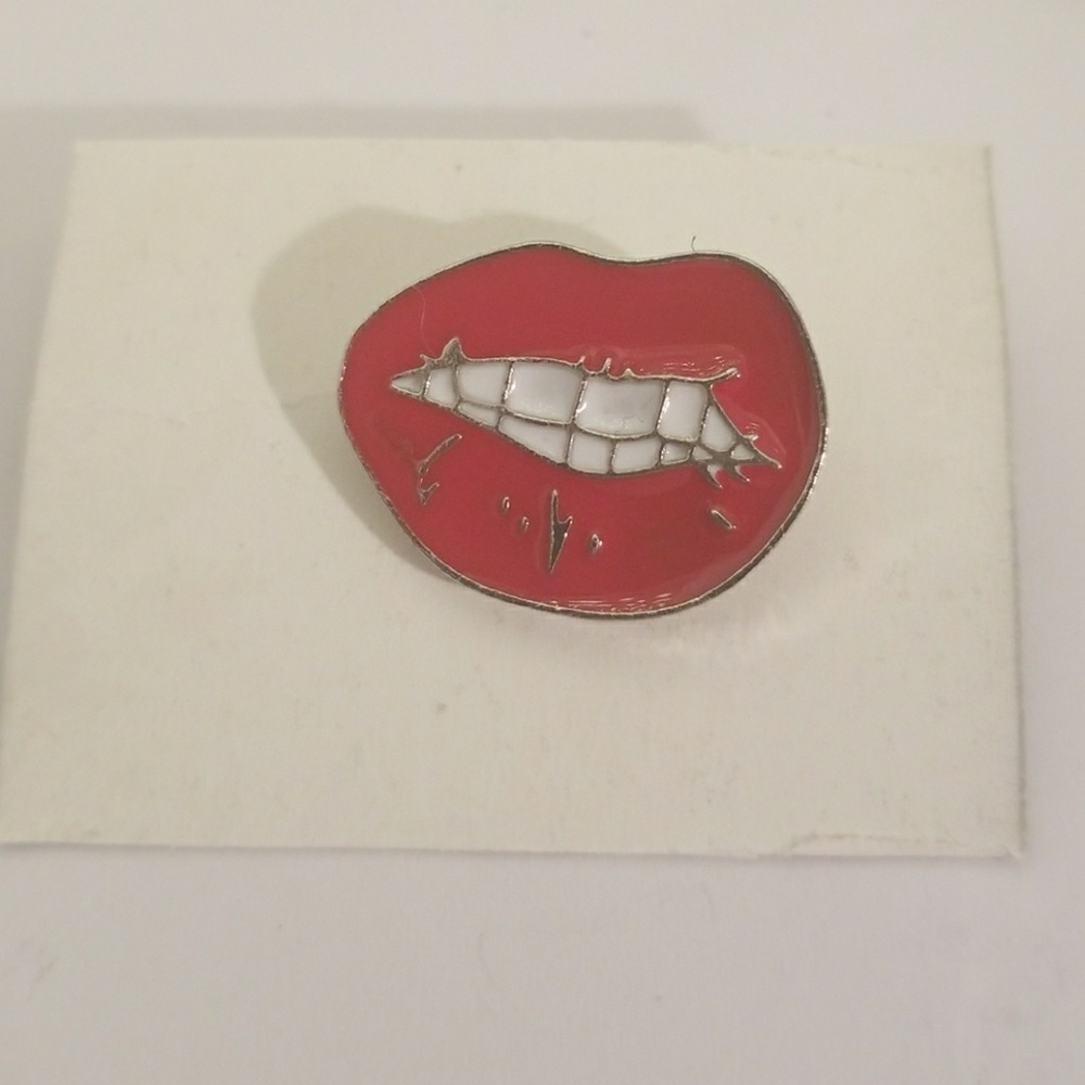 Sexy red lips brooches
